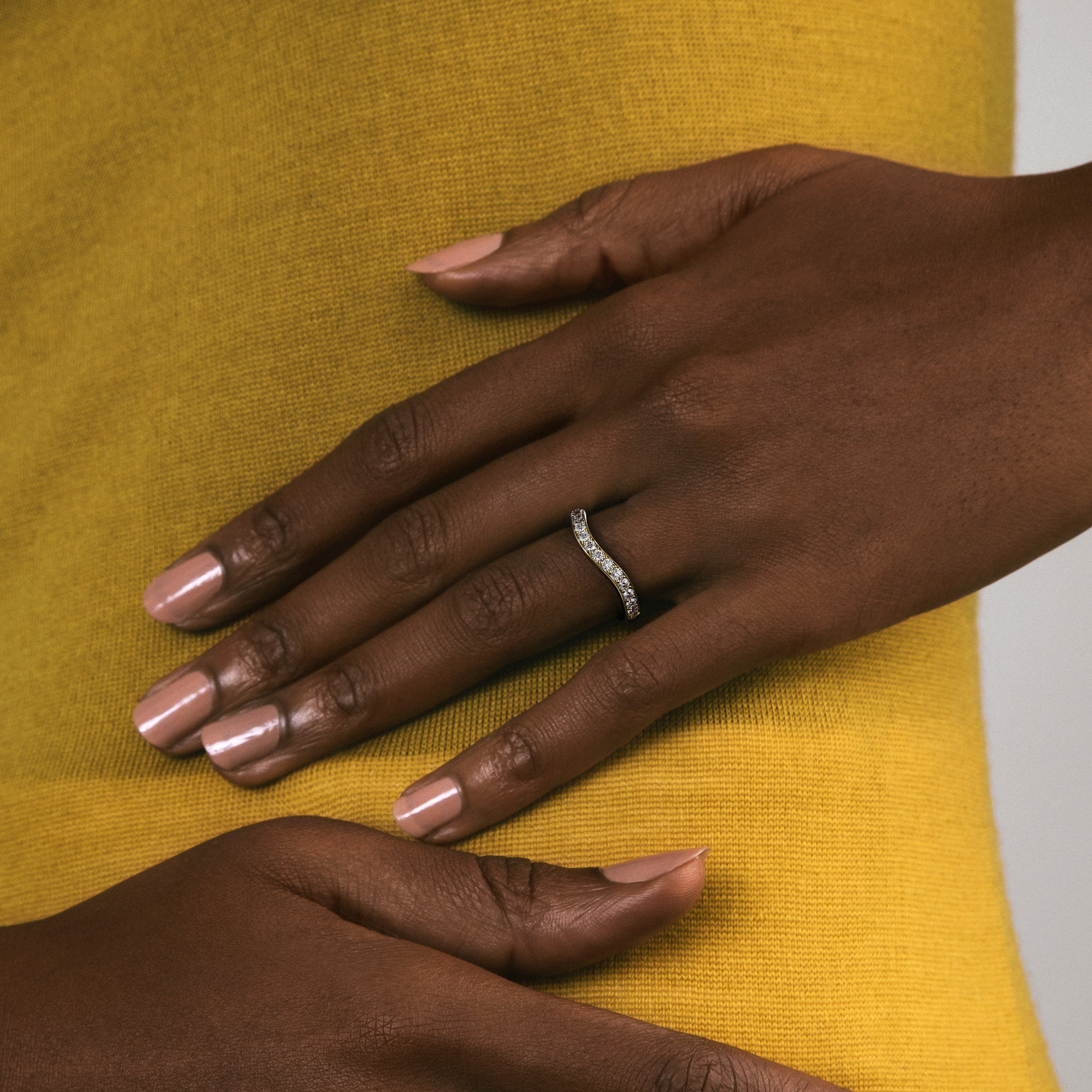 Refined curved design wedding band with round and baguette diamonds, timeless elegance 14k 18k gold SHW coolest fine jewelry store