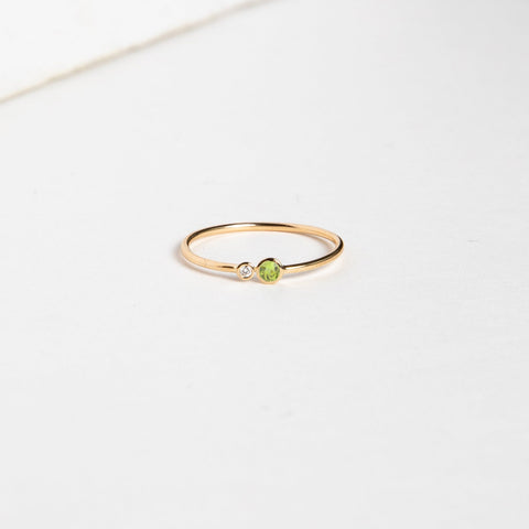 Kiki Ring with Peridot and White Diamond