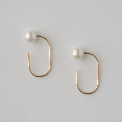 Sigi small uniqe earrings in 14k yellow gold with pearls